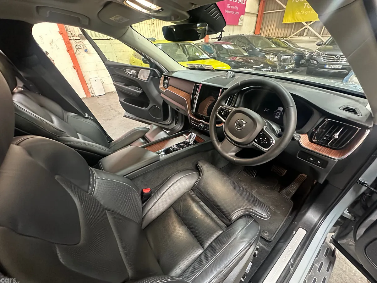 Volvo XC60 SUV, Petrol Plug-in Hybrid, 2023, Grey