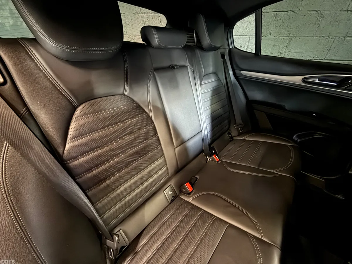 Alfa Romeo Stelvio SUV, Diesel, 2025, Red