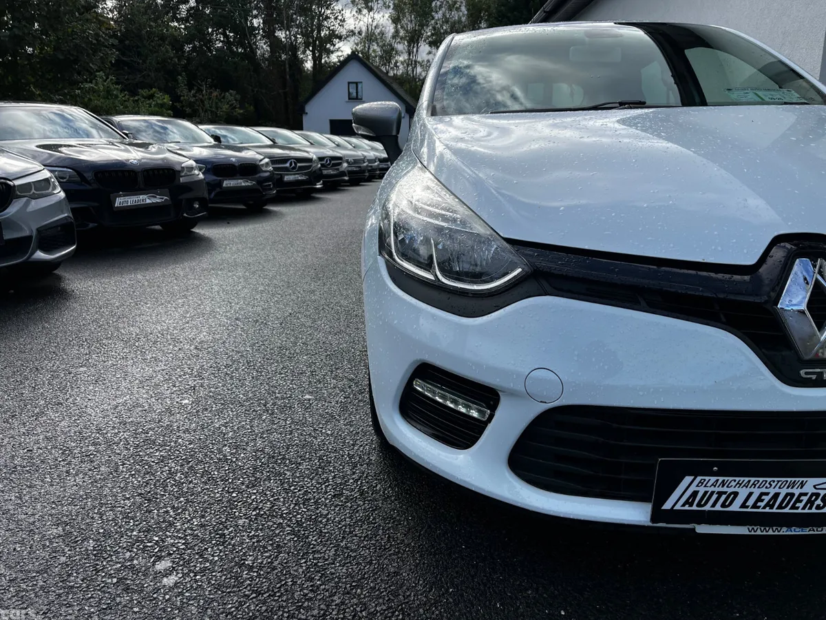 Renault Clio Hatchback, Petrol, 2016, White