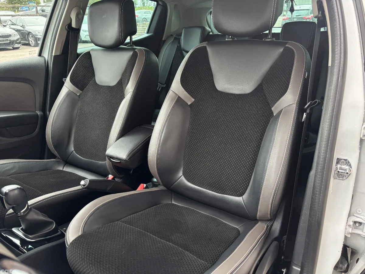 Renault Clio Hatchback, Petrol, 2018, White