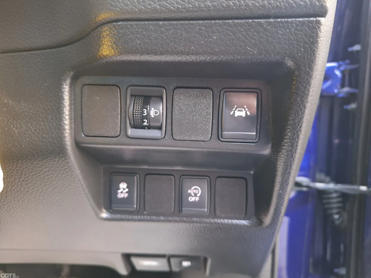 Nissan Qashqai SUV, Diesel, 2017, Blue
