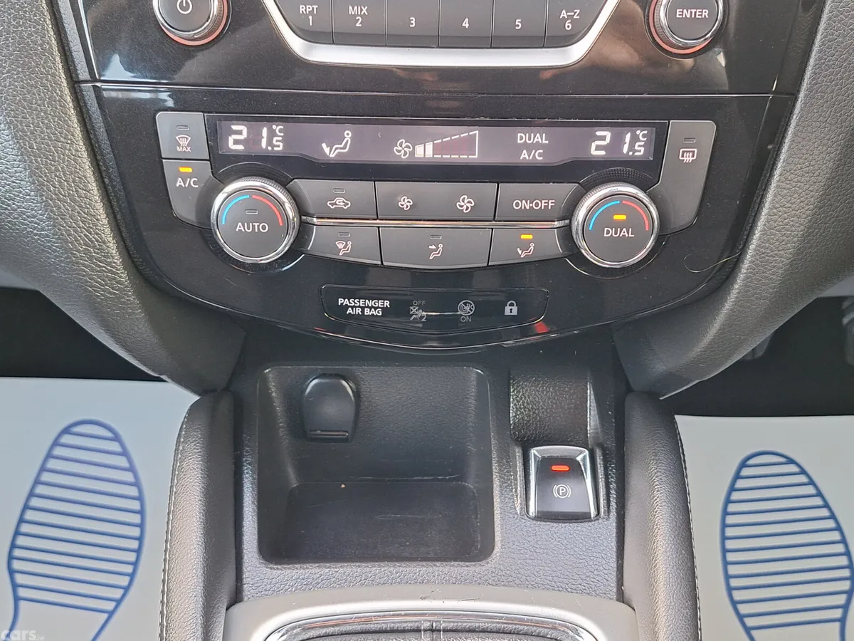 Nissan Qashqai SUV, Diesel, 2017, Blue