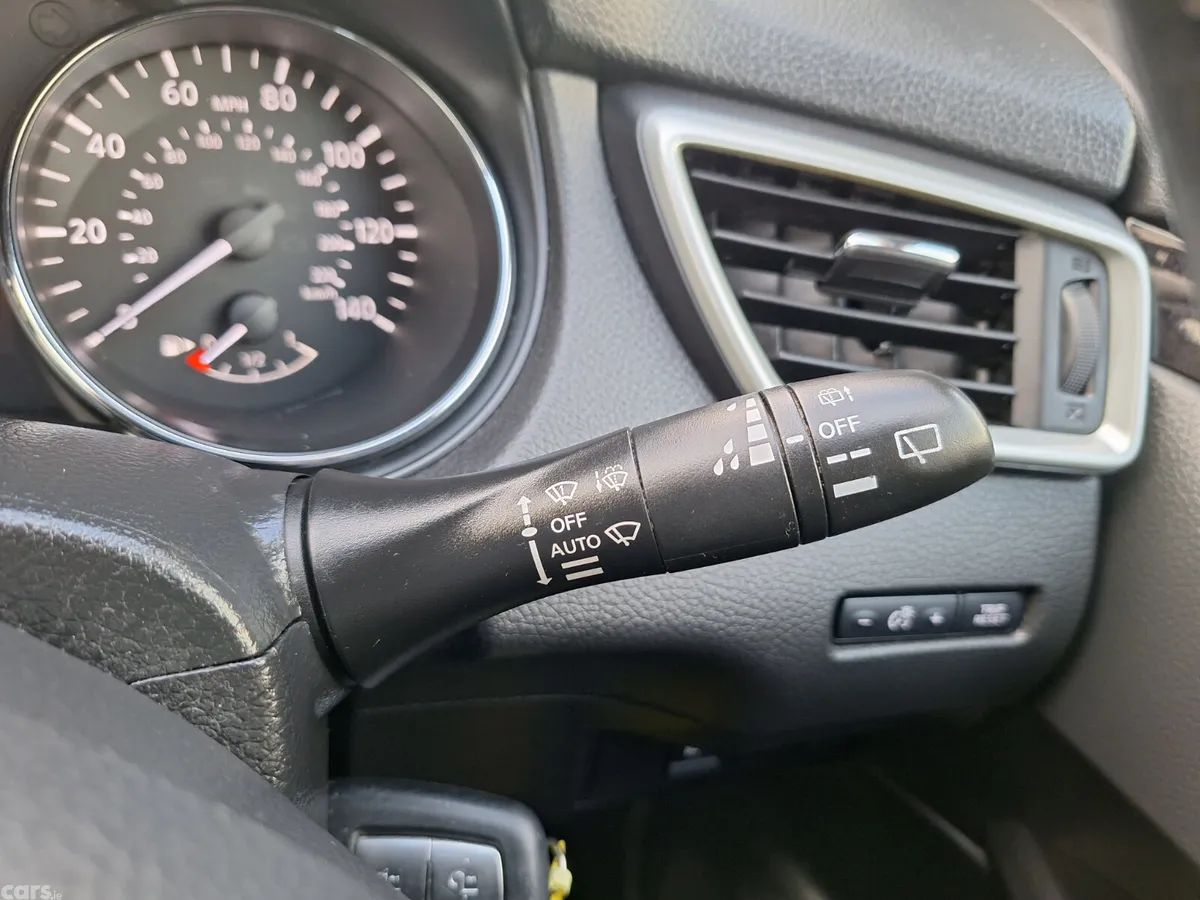 Nissan Qashqai SUV, Diesel, 2017, Blue