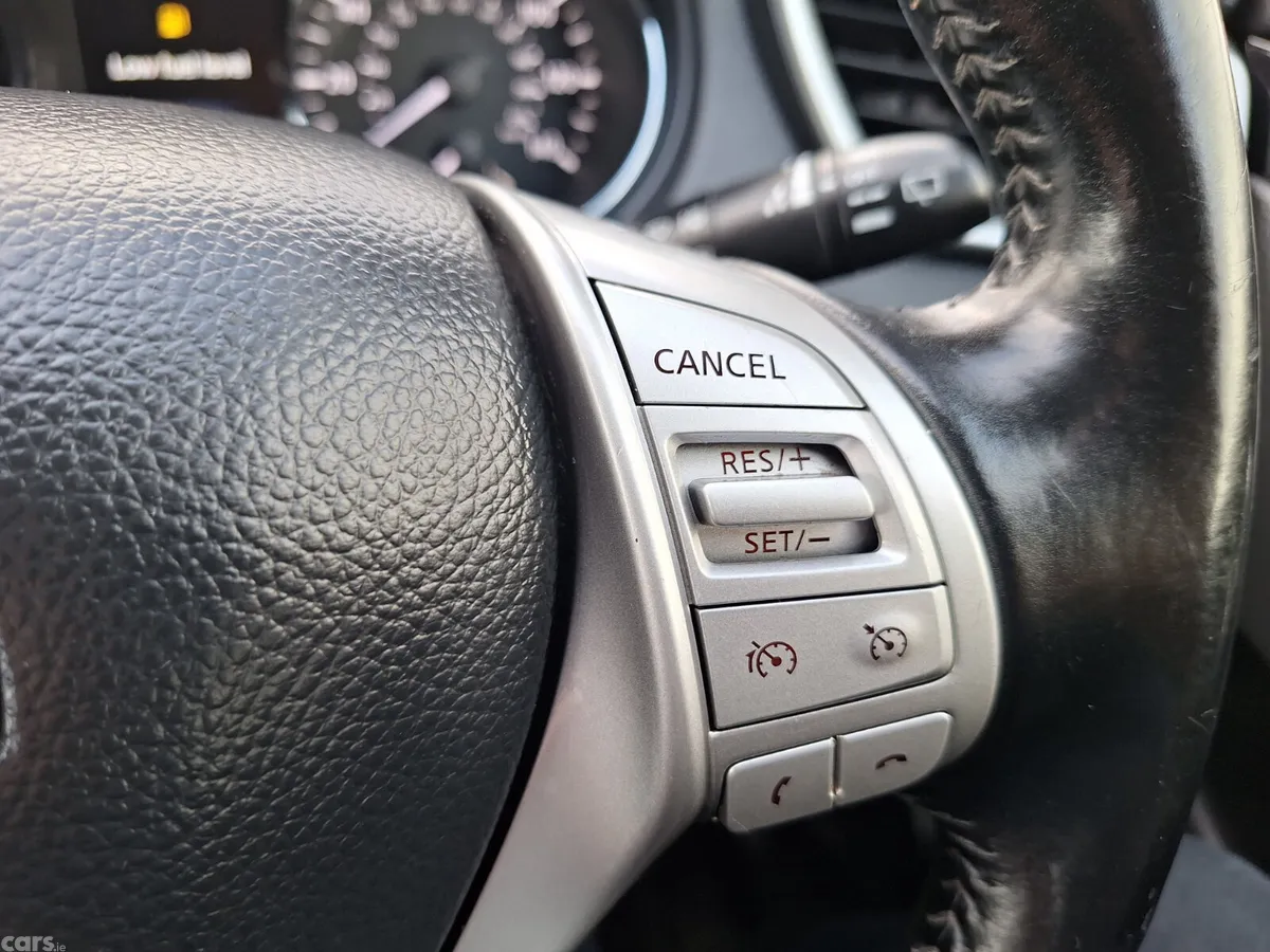 Nissan Qashqai SUV, Diesel, 2017, Blue