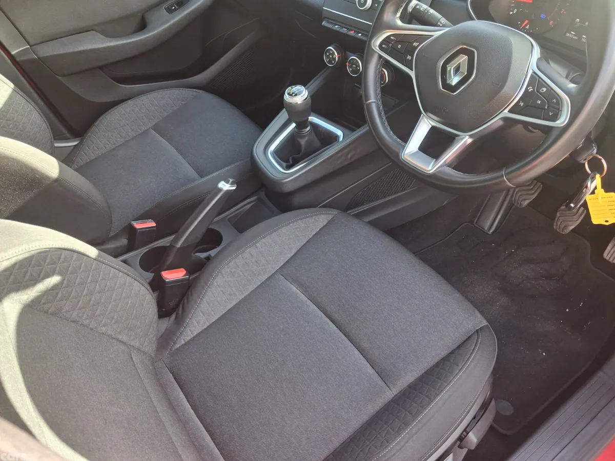 Renault Clio Hatchback, Petrol, 2020, Red