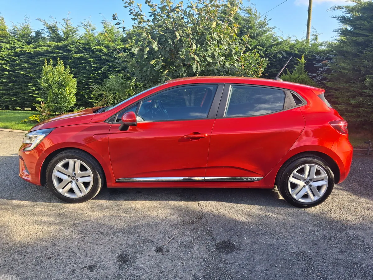 Renault Clio Hatchback, Petrol, 2020, Red