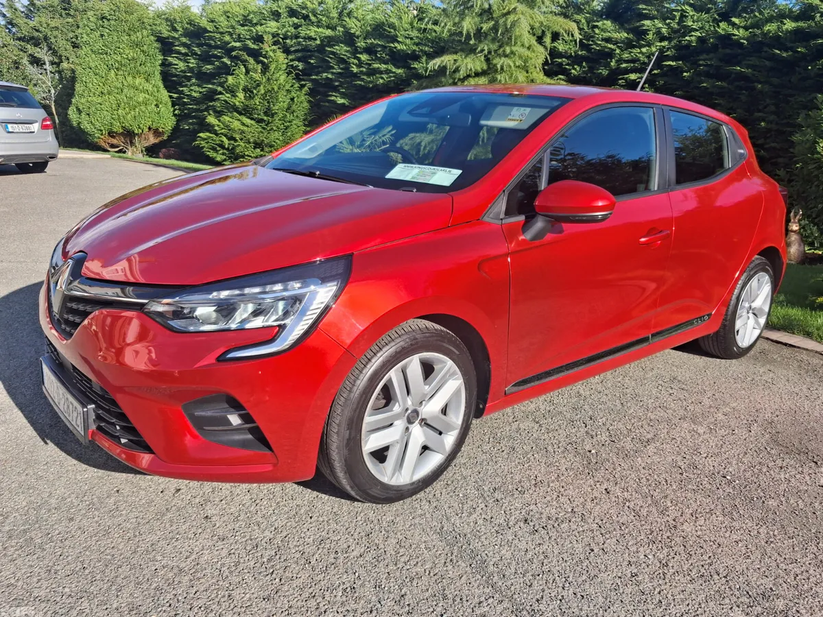 Renault Clio Hatchback, Petrol, 2020, Red