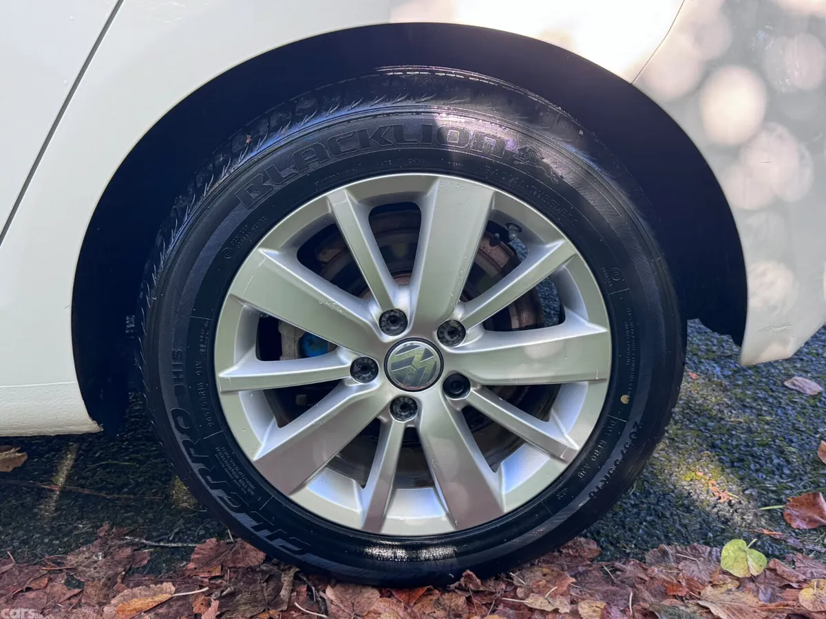 Volkswagen Golf Hatchback, Petrol, 2013, White