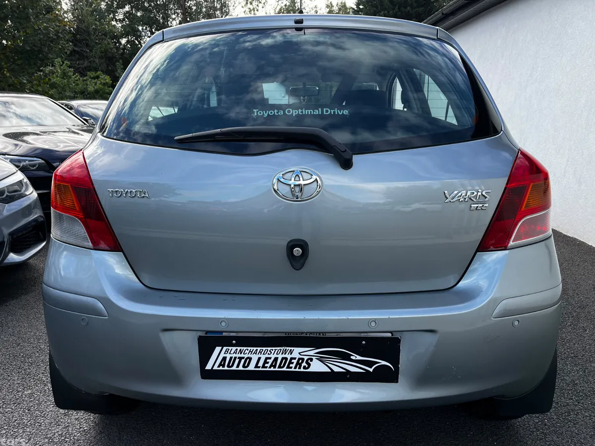 Toyota Yaris Hatchback, Petrol, 2010, Silver