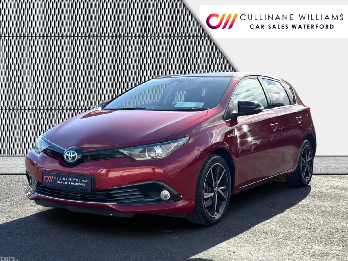 Toyota Auris Hatchback, Petrol Hybrid, 2018, Red