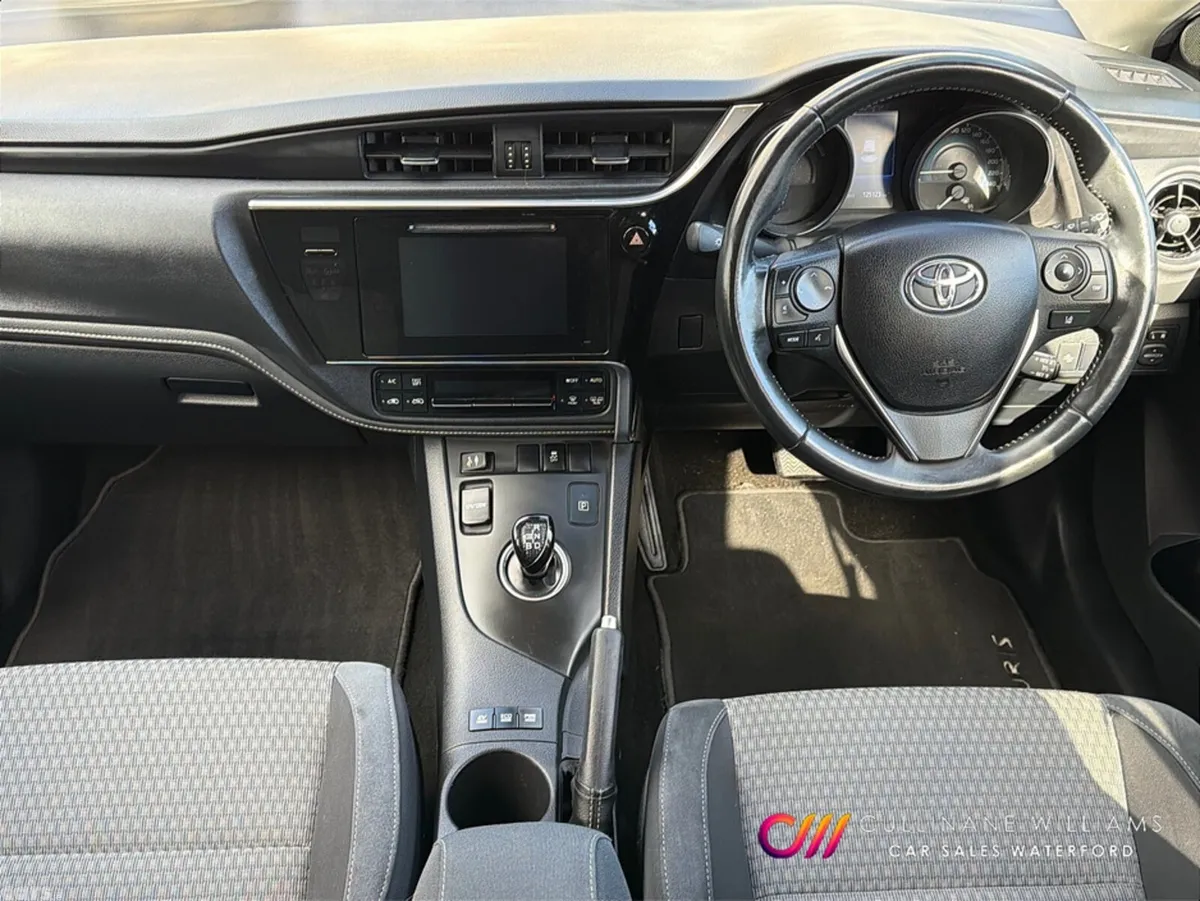 Toyota Auris Hatchback, Petrol Hybrid, 2018, Red