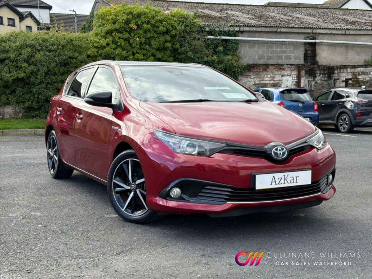 Toyota Auris Hatchback, Petrol Hybrid, 2018, Red