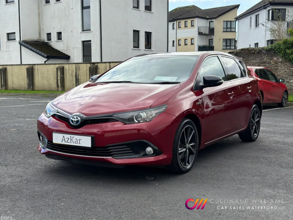 Toyota Auris Hatchback, Petrol Hybrid, 2018, Red