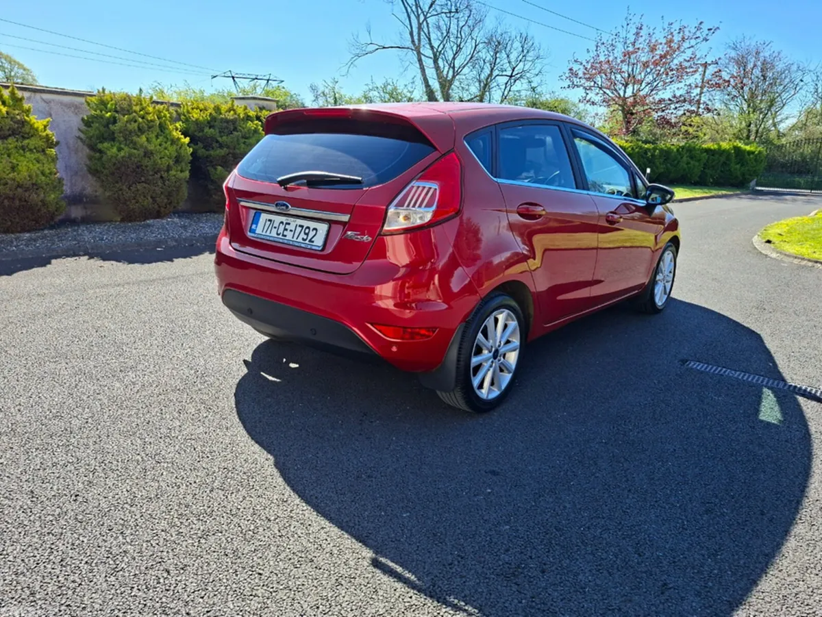 Ford Fiesta Hatchback, Petrol, 2017, Red