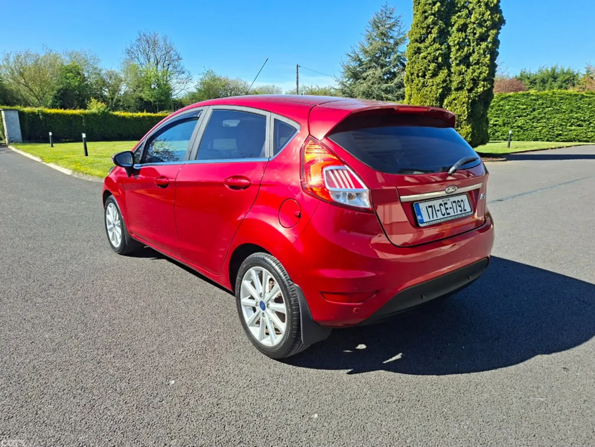 Ford Fiesta Hatchback, Petrol, 2017, Red