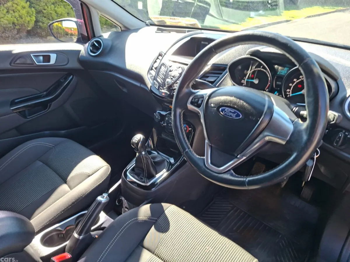 Ford Fiesta Hatchback, Petrol, 2017, Red