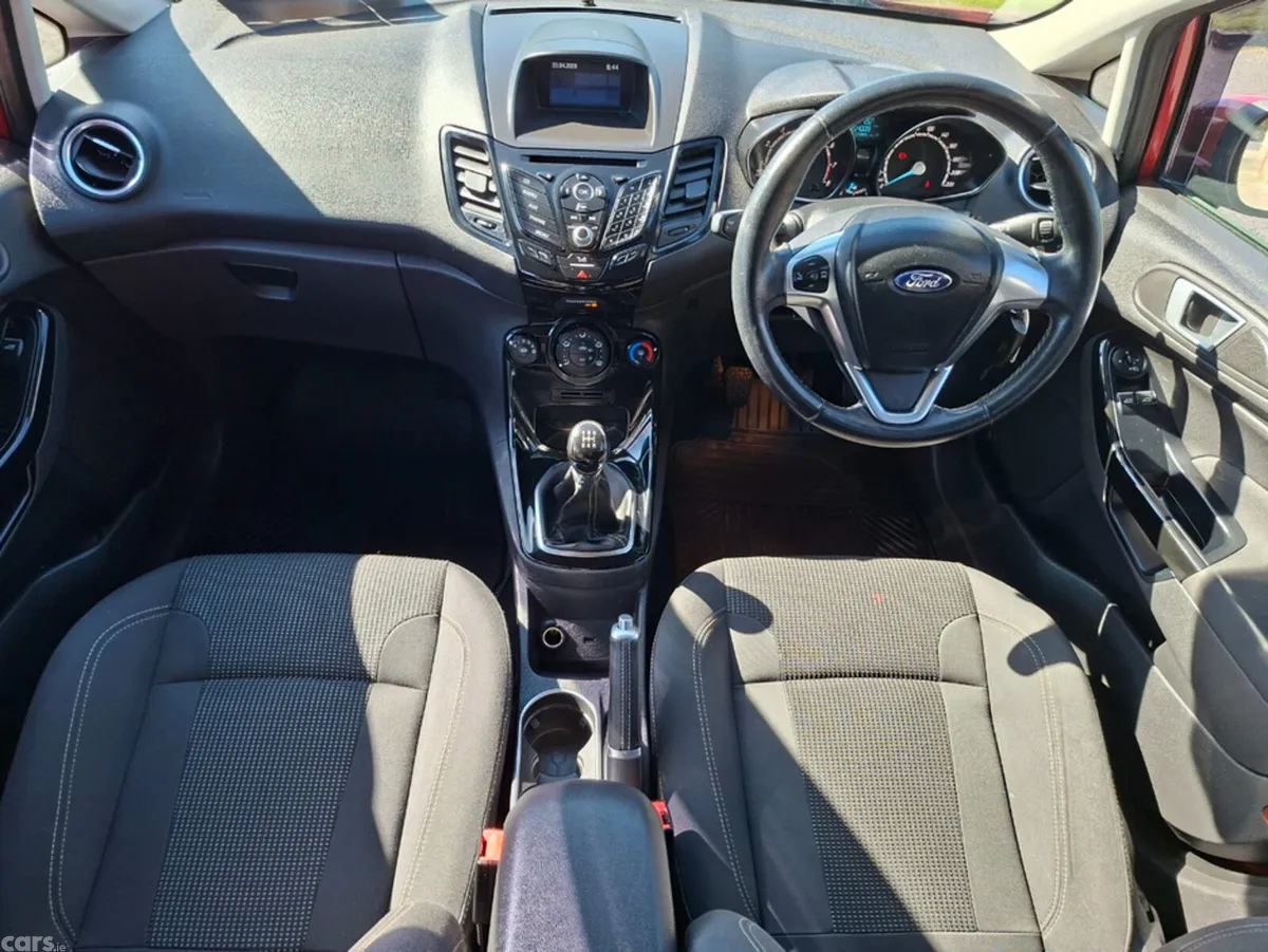 Ford Fiesta Hatchback, Petrol, 2017, Red