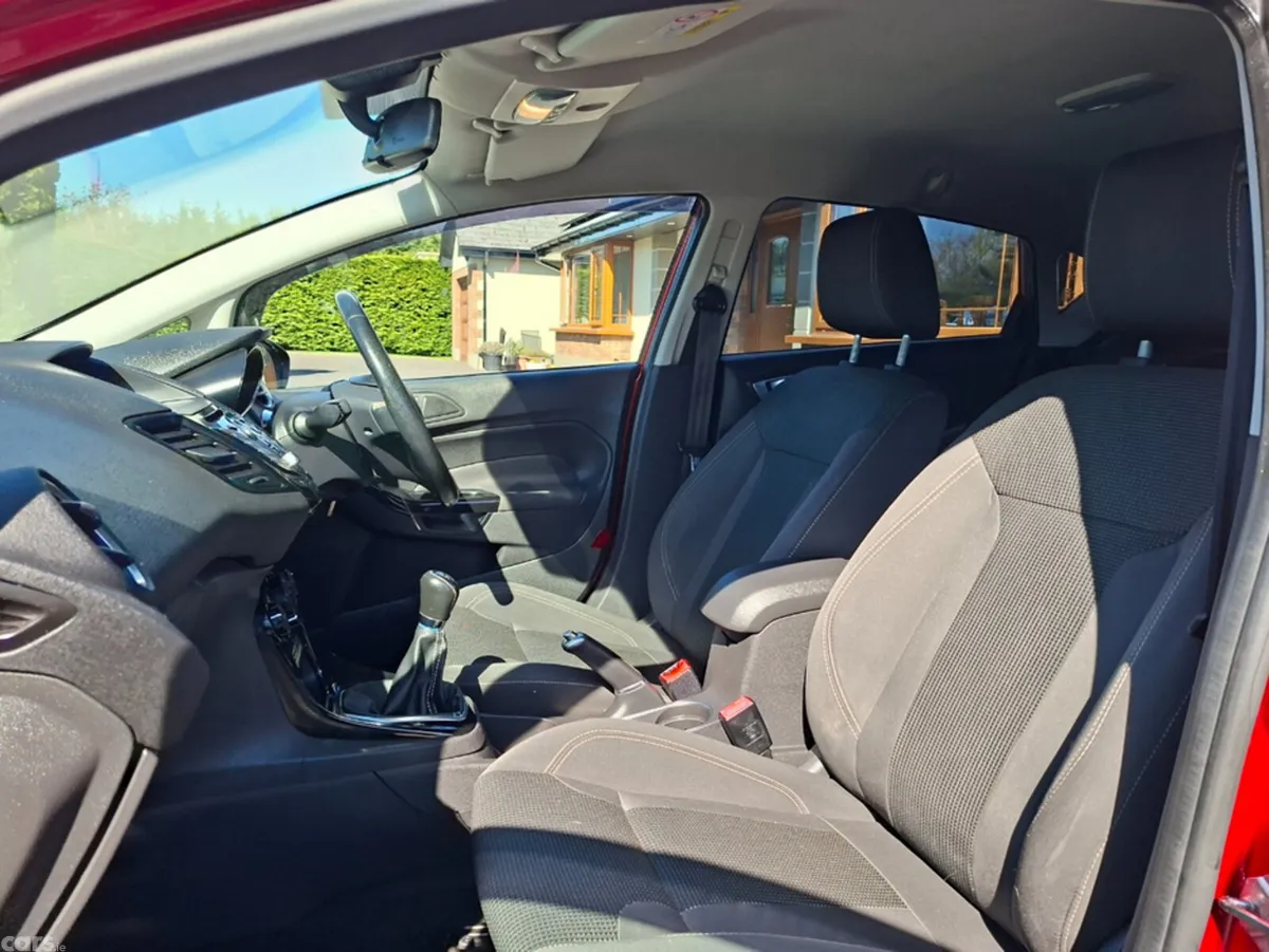Ford Fiesta Hatchback, Petrol, 2017, Red