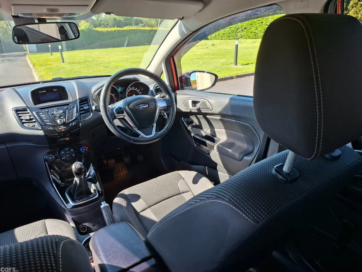 Ford Fiesta Hatchback, Petrol, 2017, Red