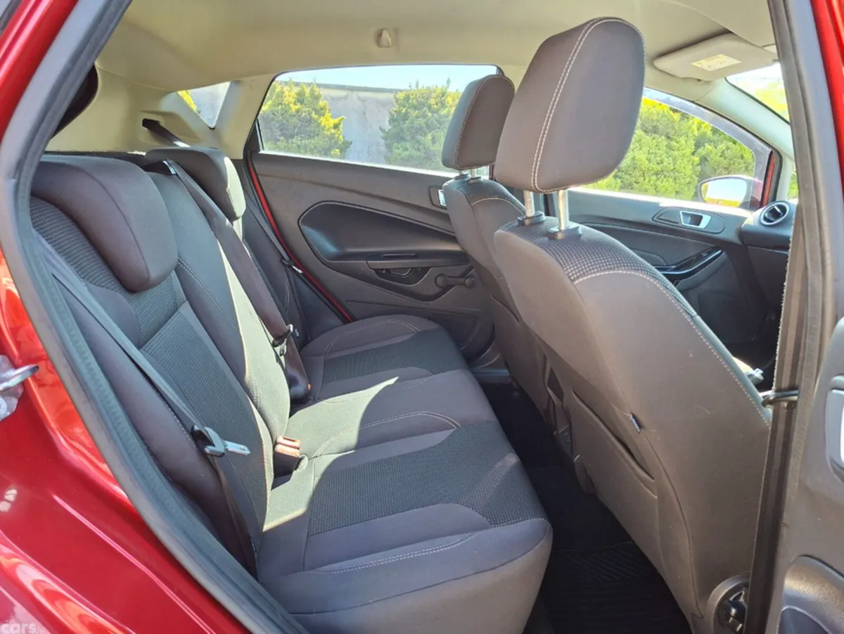 Ford Fiesta Hatchback, Petrol, 2017, Red