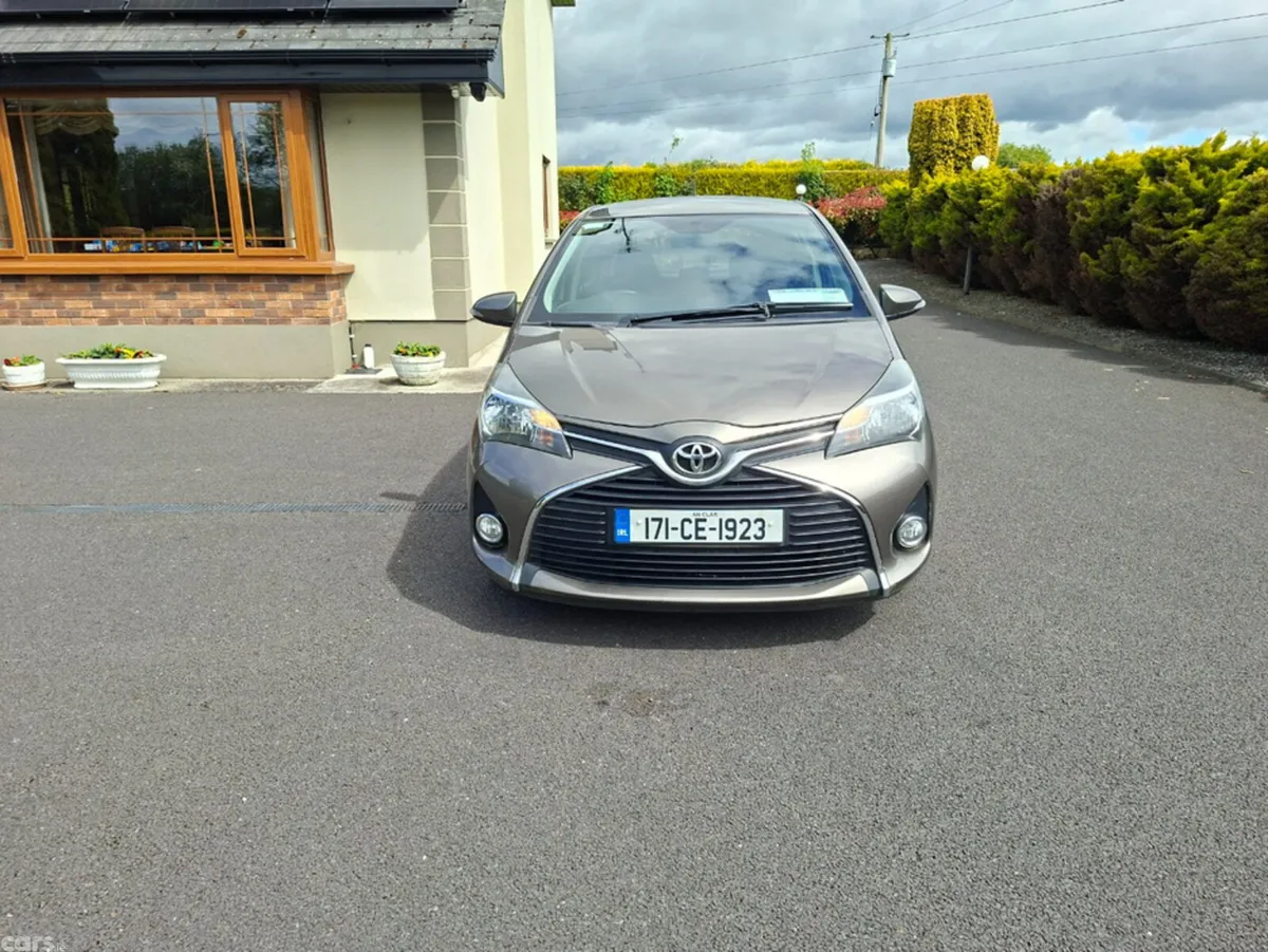 Toyota Yaris Hatchback, Petrol, 2017, Grey