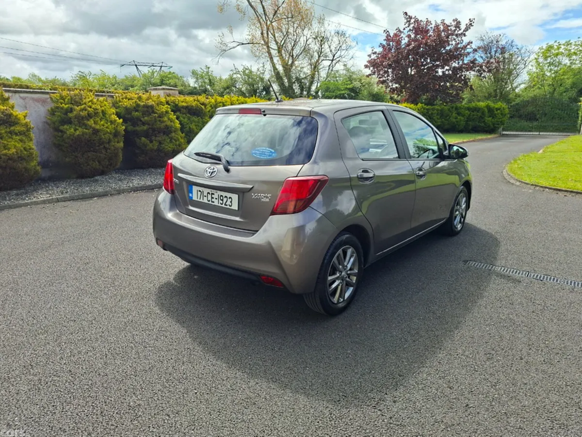 Toyota Yaris Hatchback, Petrol, 2017, Grey