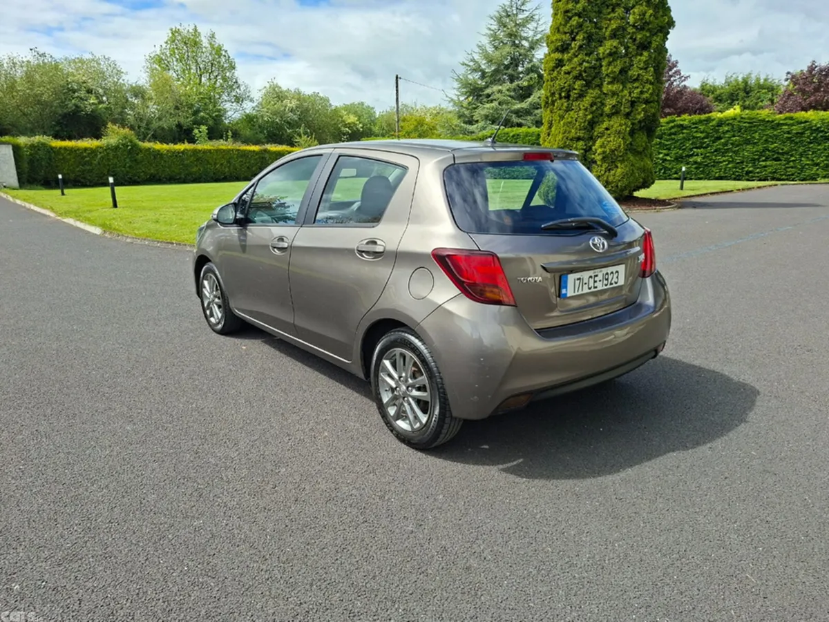 Toyota Yaris Hatchback, Petrol, 2017, Grey