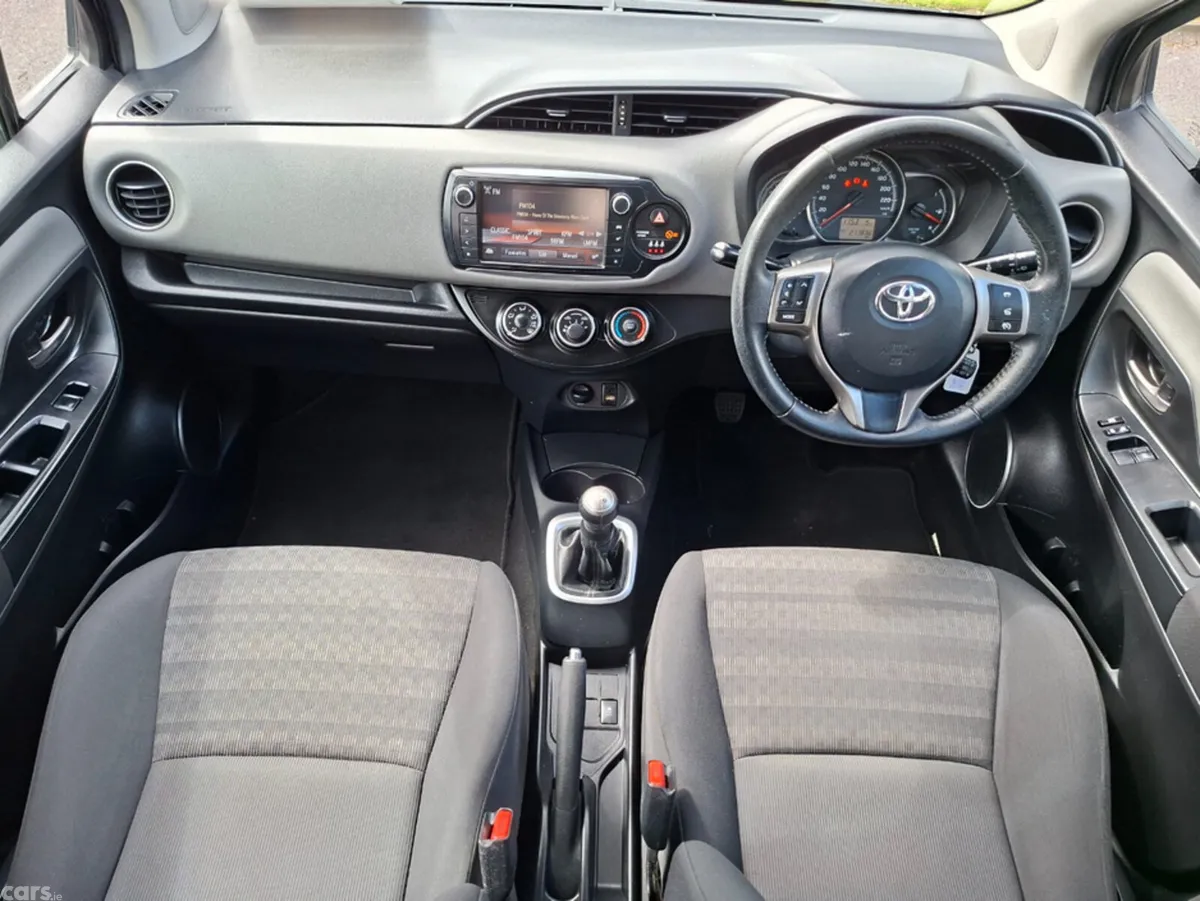 Toyota Yaris Hatchback, Petrol, 2017, Grey