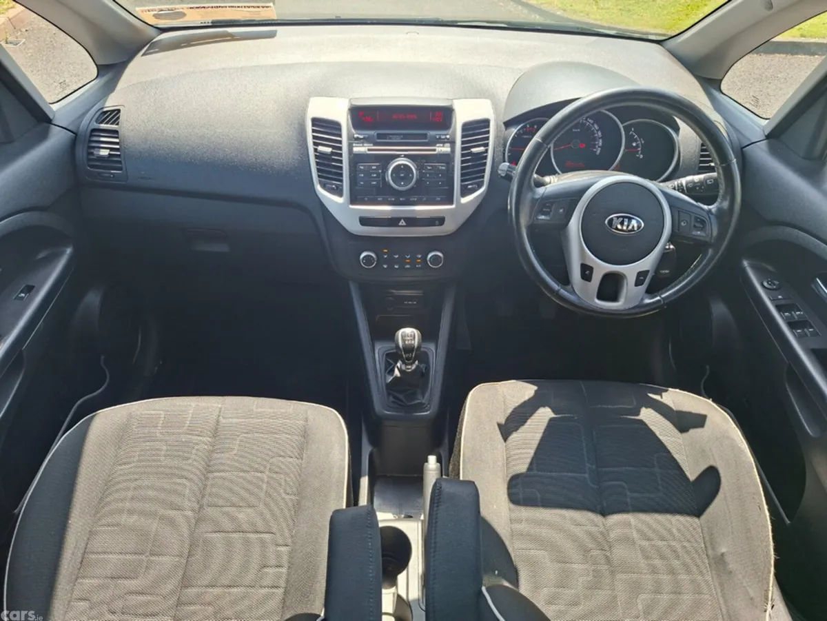 Kia Venga MPV, Diesel, 2016, Silver