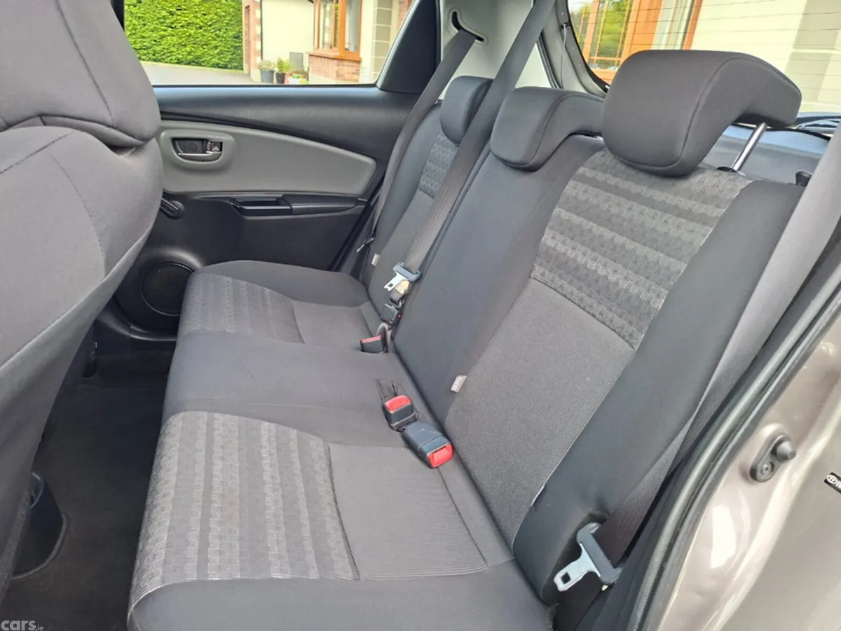 Toyota Yaris Hatchback, Petrol, 2017, Grey