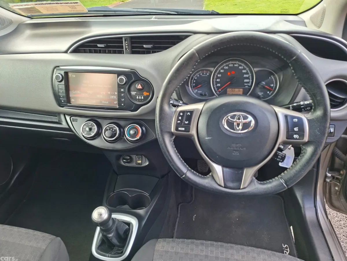 Toyota Yaris Hatchback, Petrol, 2017, Grey