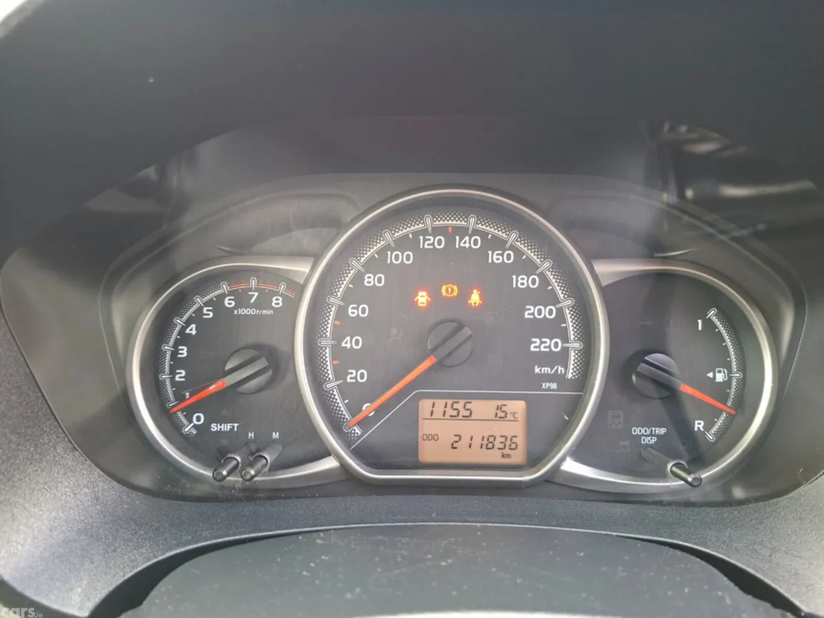 Toyota Yaris Hatchback, Petrol, 2017, Grey