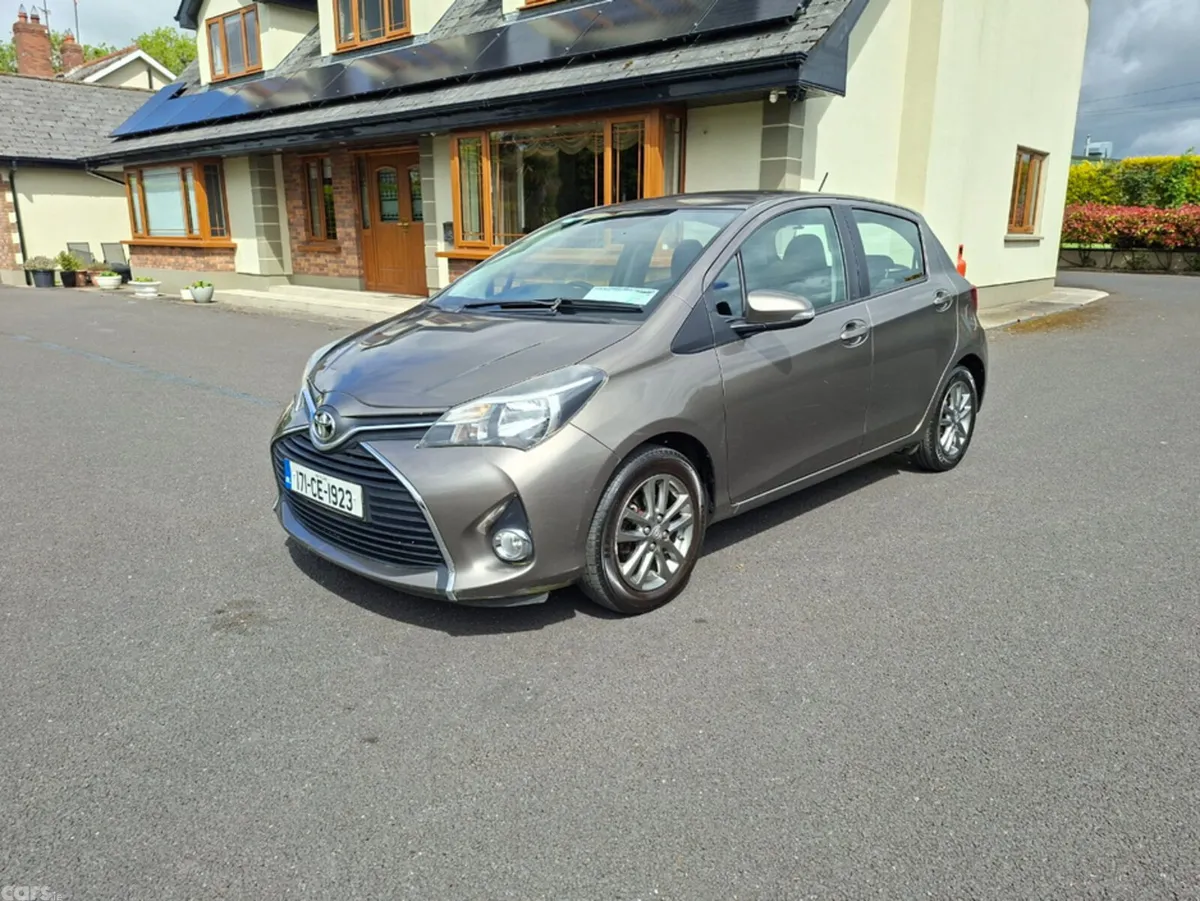 Toyota Yaris Hatchback, Petrol, 2017, Grey