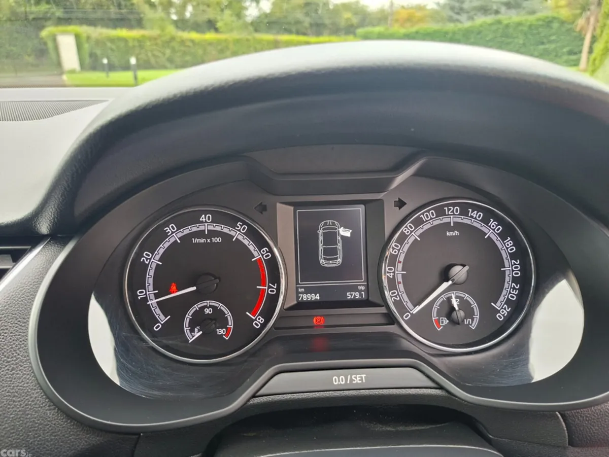 Skoda Octavia Hatchback, Petrol, 2018, Red