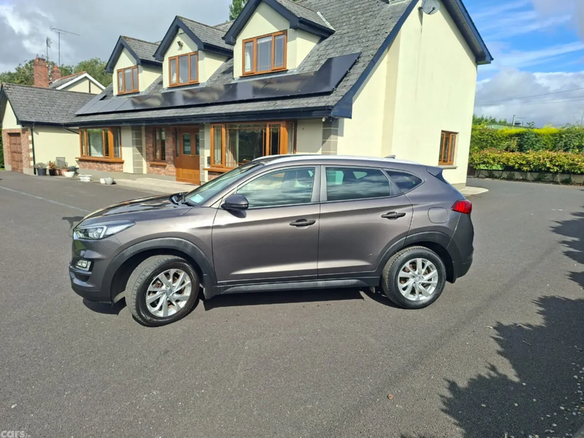 Hyundai Tucson MPV, Diesel, 2019, Brown