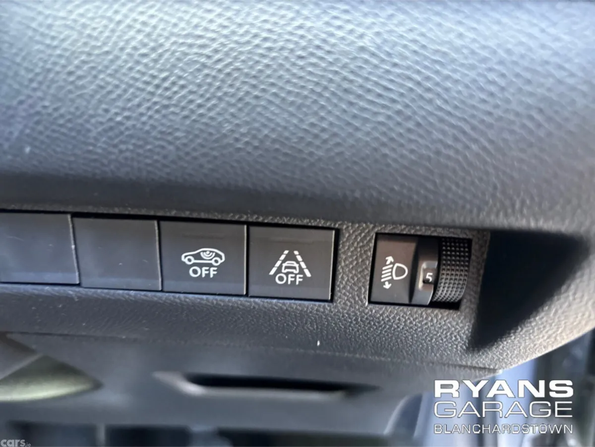 Peugeot 208 Hatchback, Electric, 2023, Grey