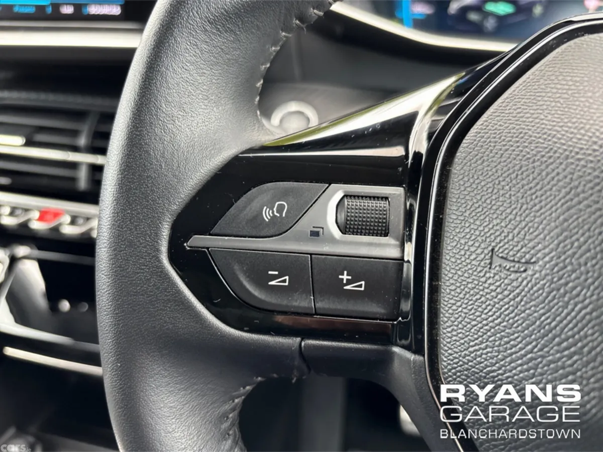 Peugeot 208 Hatchback, Electric, 2023, Grey