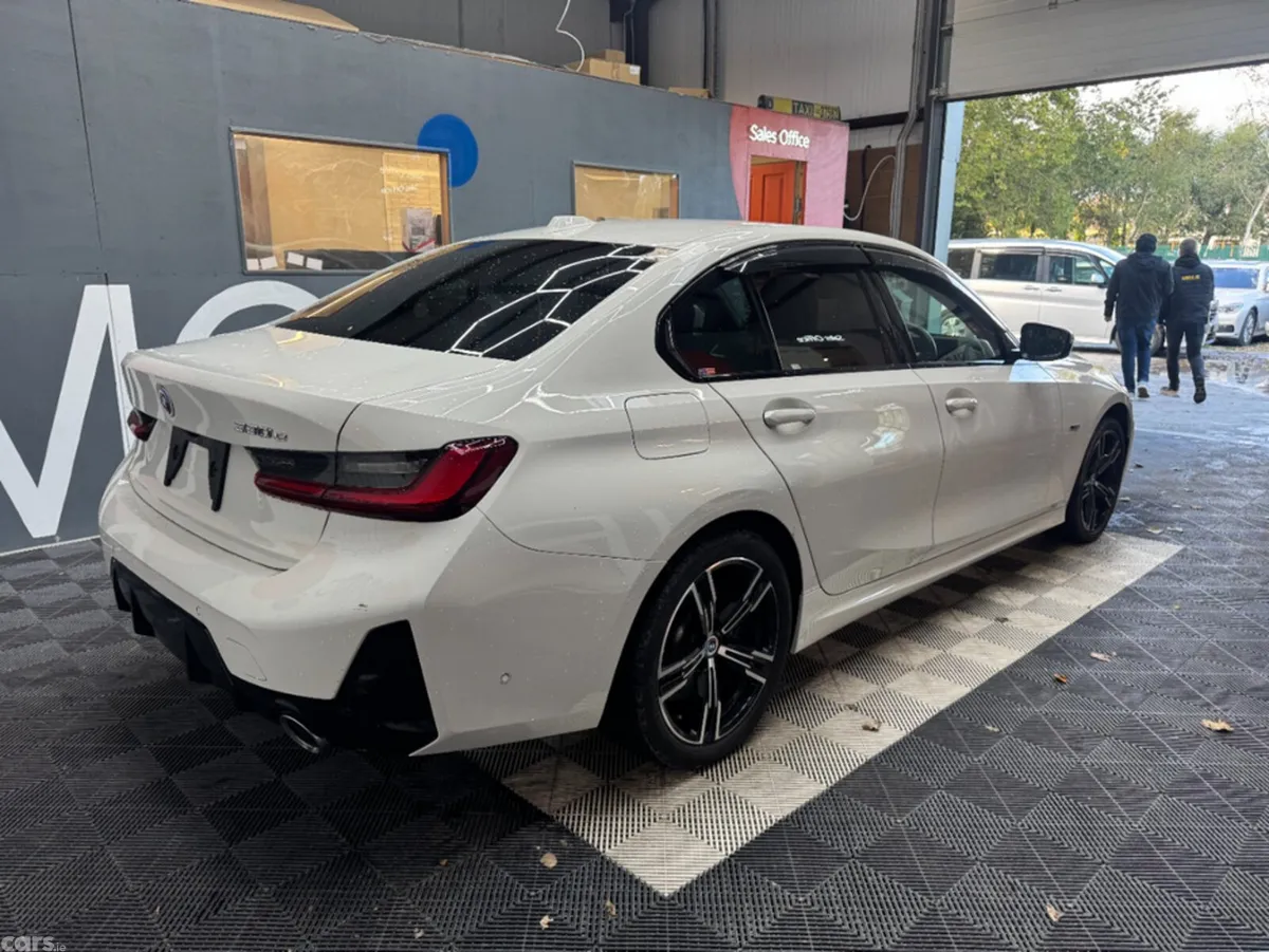 BMW 3-Series Saloon, Petrol, 2023, White