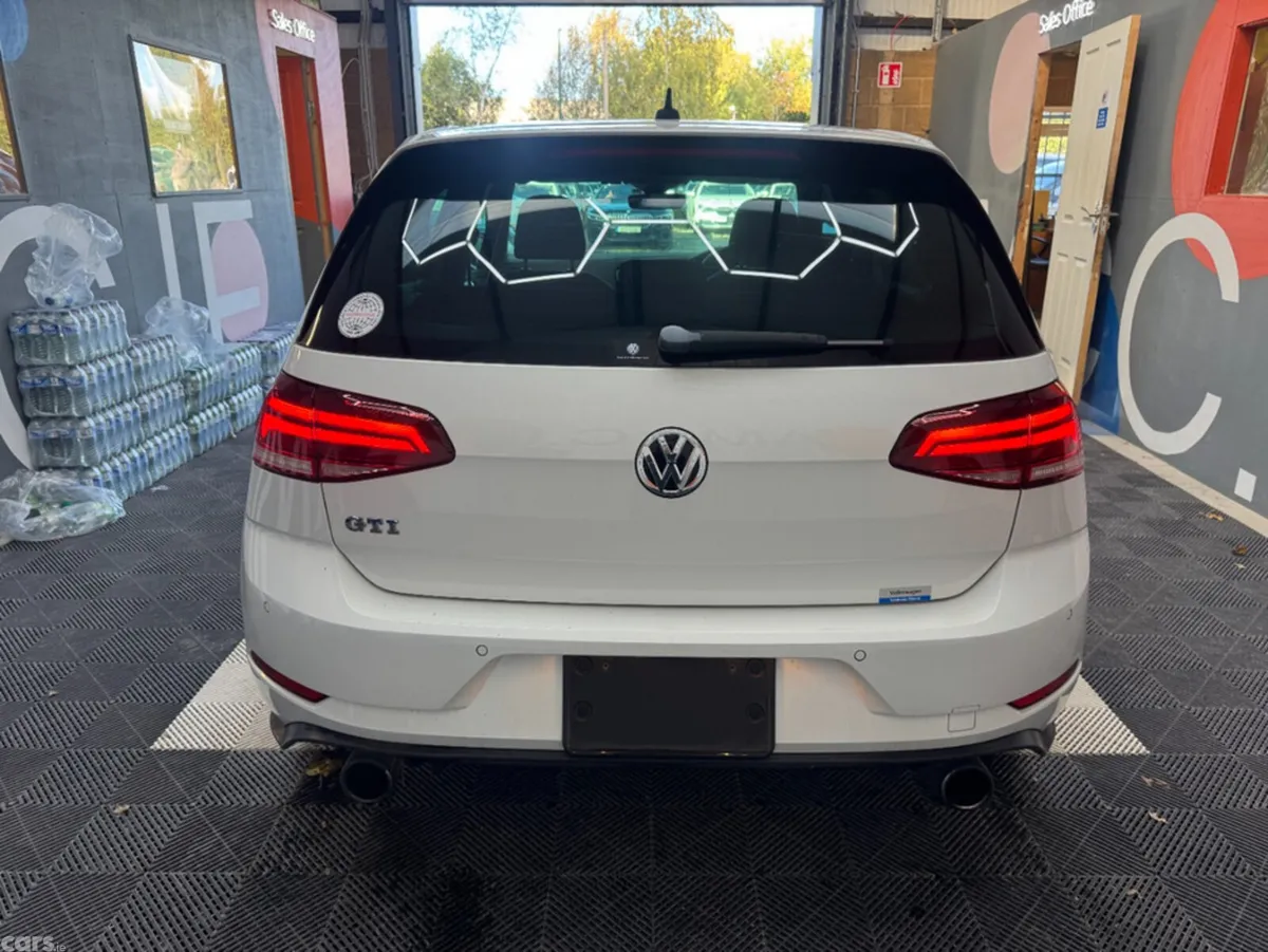 Volkswagen Golf Hatchback, Petrol, 2017, White