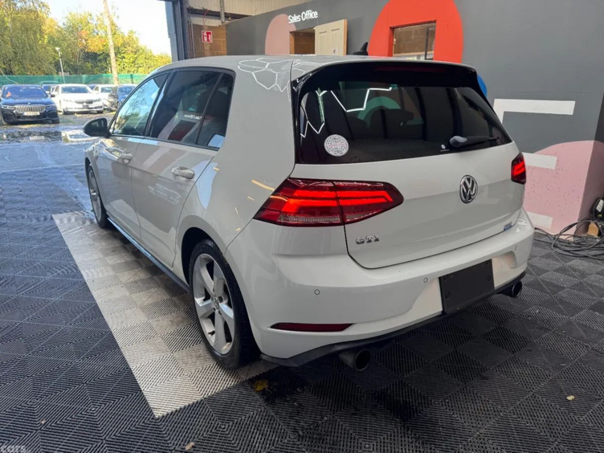 Volkswagen Golf Hatchback, Petrol, 2017, White