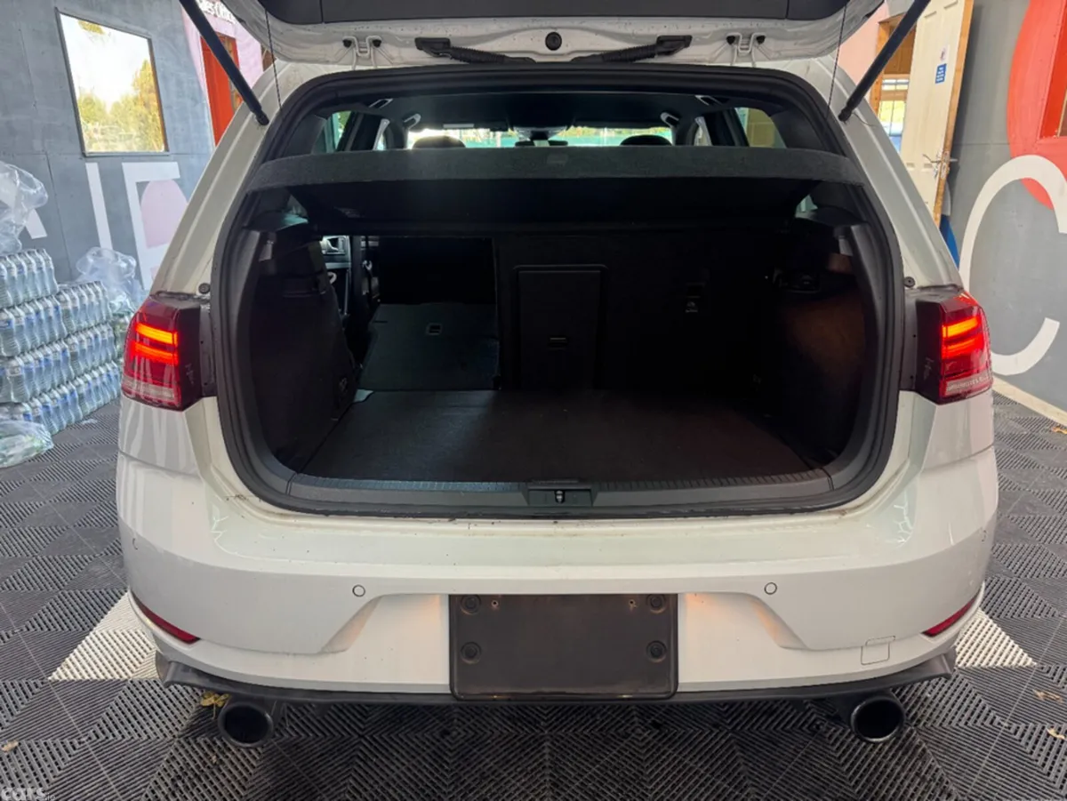 Volkswagen Golf Hatchback, Petrol, 2017, White