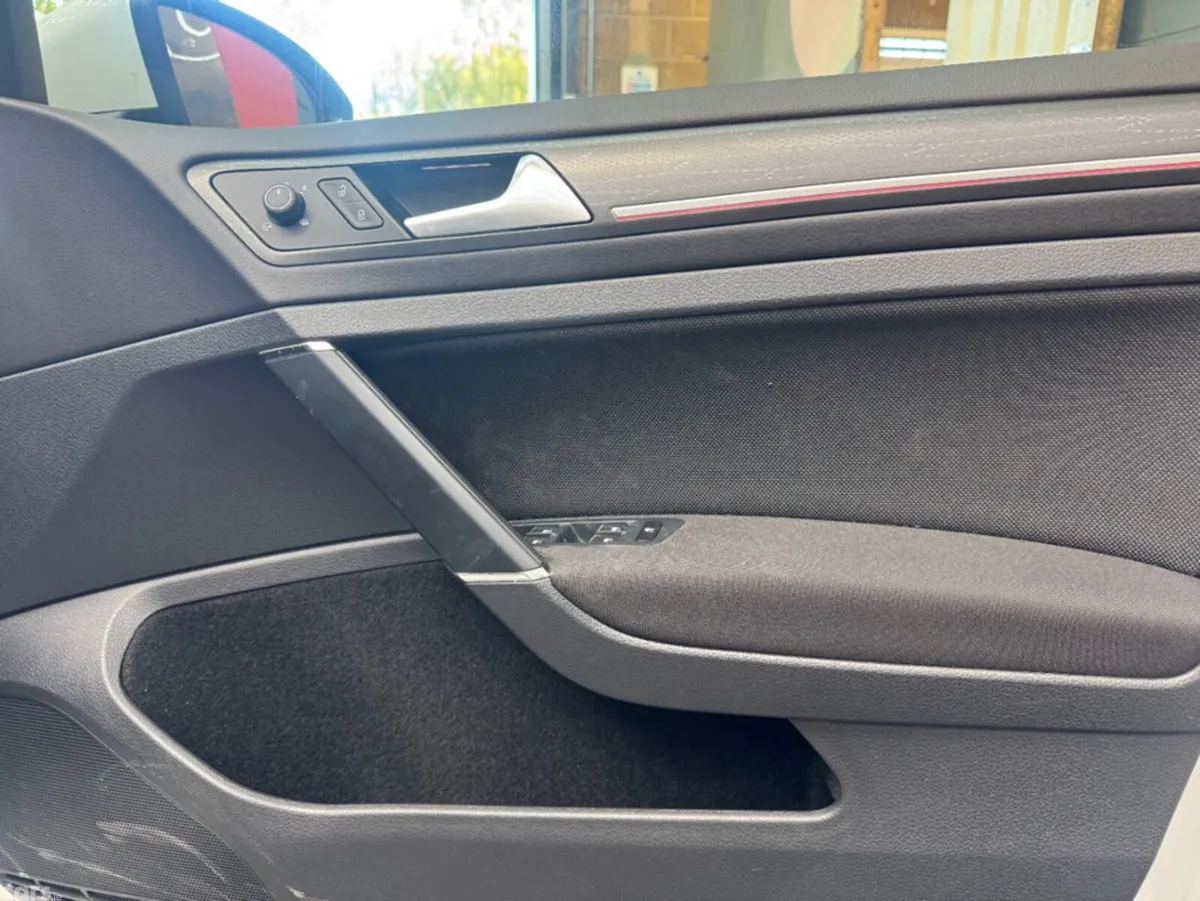 Volkswagen Golf Hatchback, Petrol, 2017, White