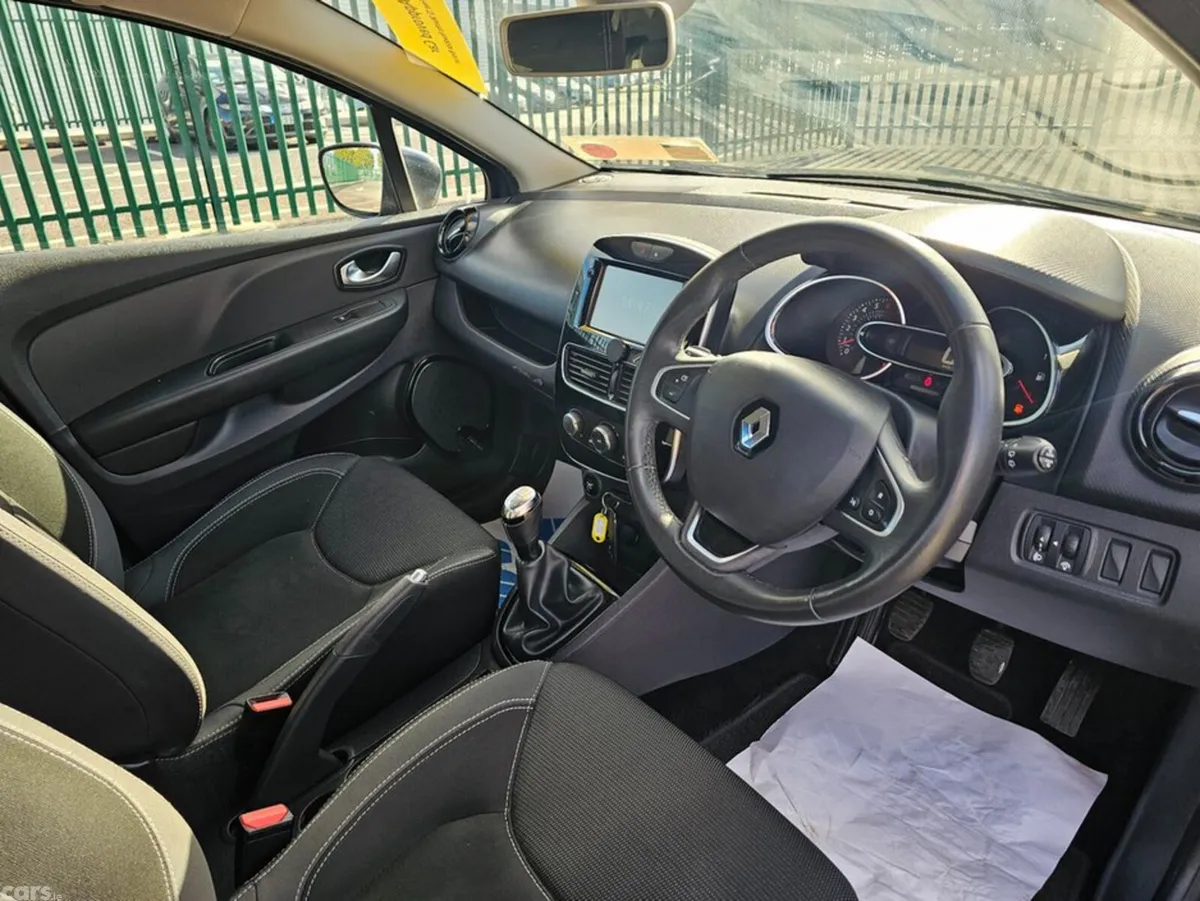Renault Clio Hatchback, Petrol, 2017, Grey
