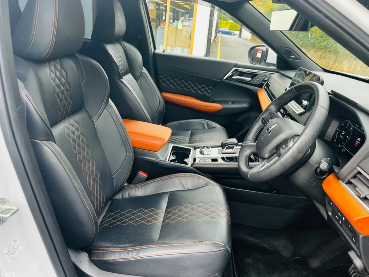 Mitsubishi Outlander SUV, Petrol Plug-in Hybrid, 2022, White