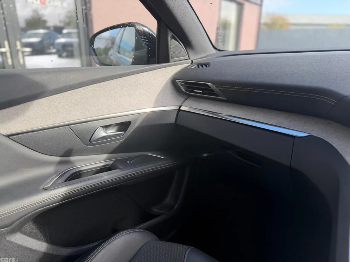 Peugeot 3008 SUV, Petrol Plug-in Hybrid, 2022, Grey