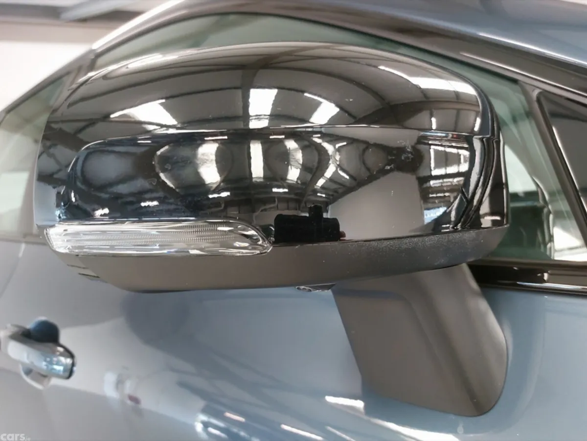Volvo XC60 SUV, Petrol Plug-in Hybrid, 2025, Blue