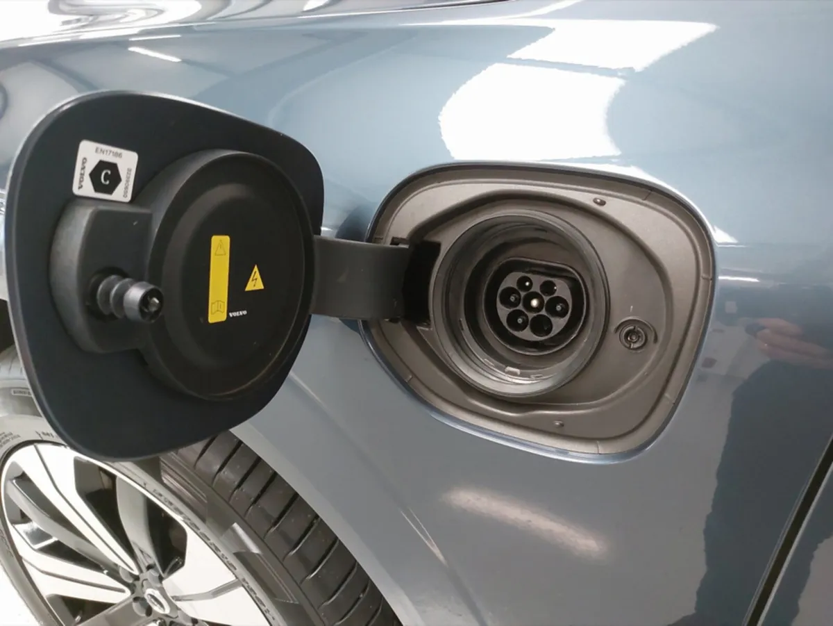 Volvo XC60 SUV, Petrol Plug-in Hybrid, 2025, Blue