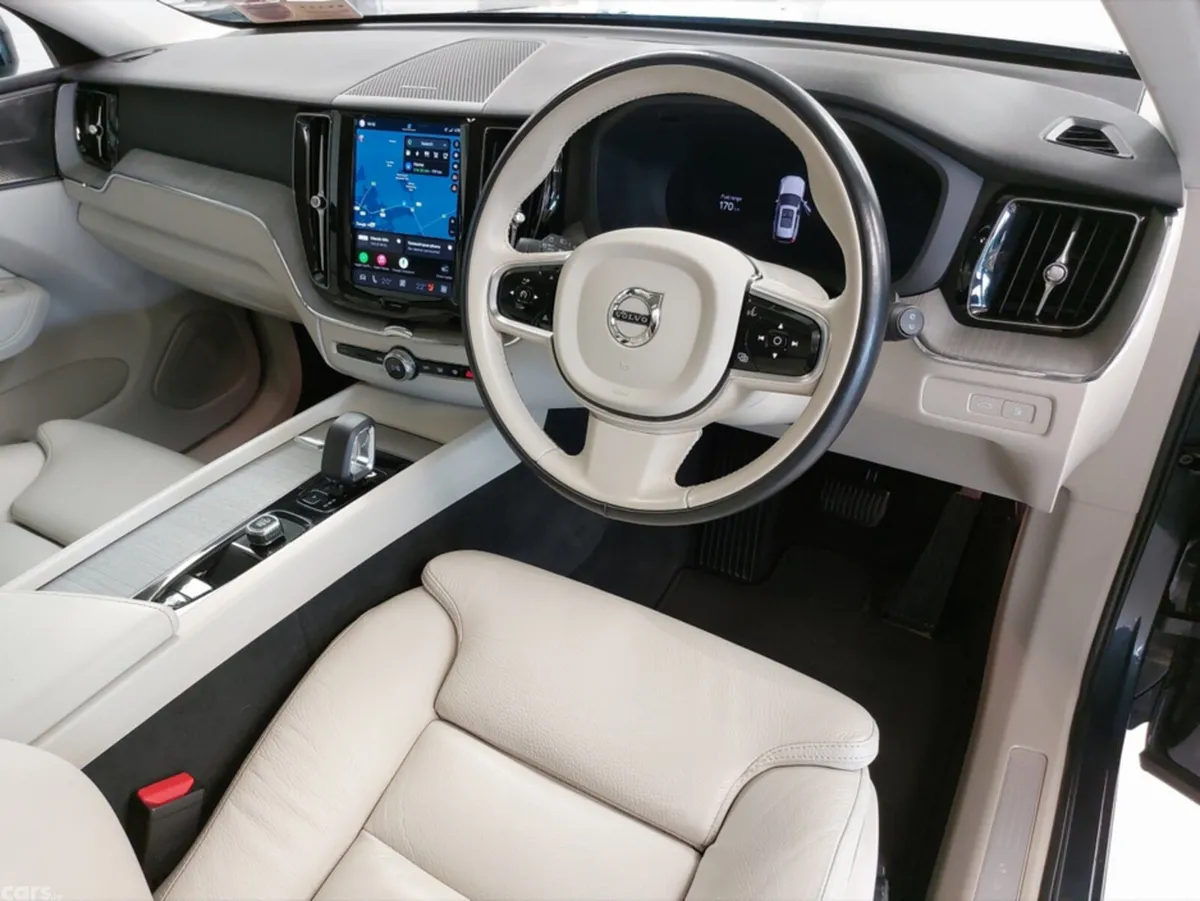 Volvo XC60 SUV, Petrol Plug-in Hybrid, 2025, Blue