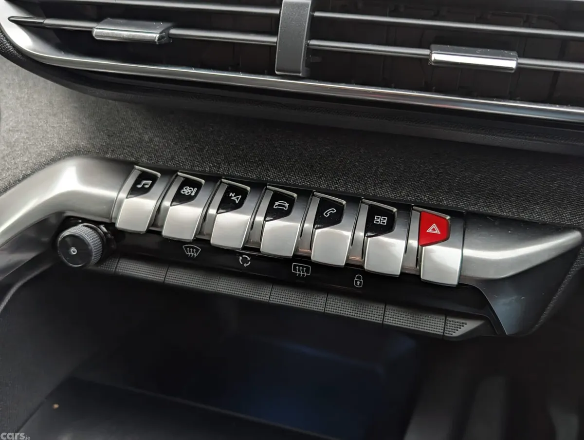 Peugeot 3008 MPV, Diesel, 2018, Black