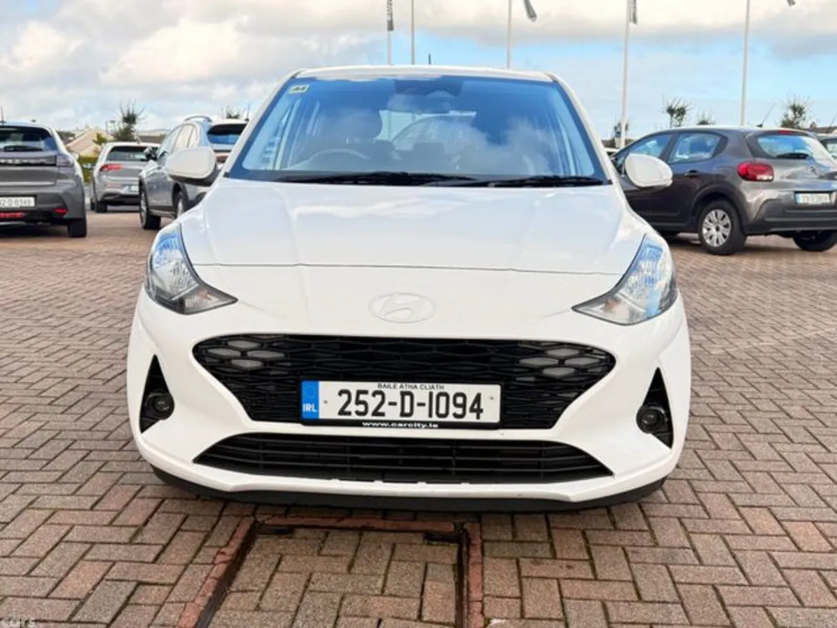 Hyundai i10 Hatchback, Petrol, 2025, White